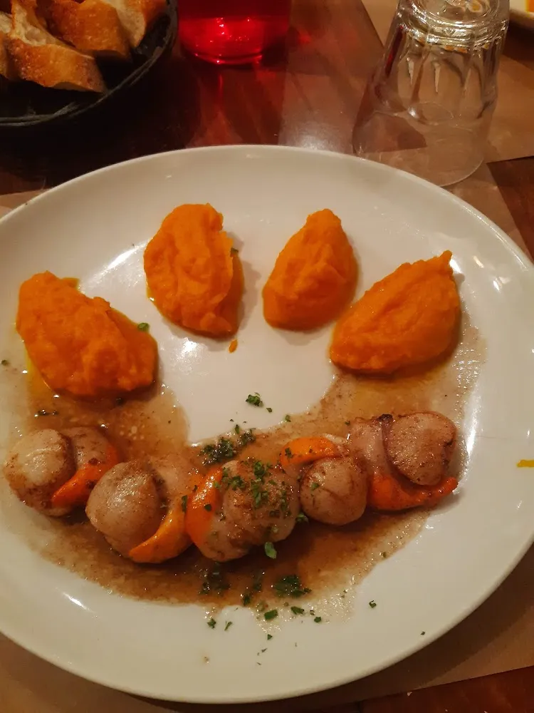 Noix de Saint Jacques Flambées Calvados Et Sa Mousseline Butternut